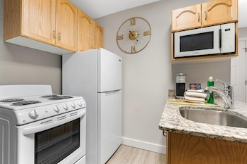 Suite, 2 Queen Beds, Non Smoking, Refrigerator & Microwave (with Sofabed)