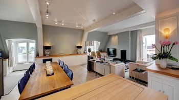Penthouse Suite - 1 King Bed Rooftop Terrace 60m2