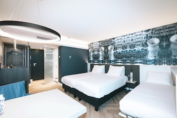 Deluxe Room, 3 Twin Beds