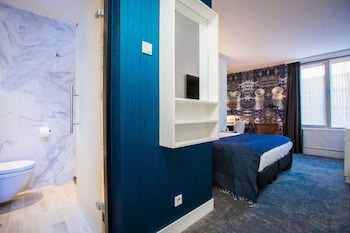 Comfort Room, 1 Queen Bed