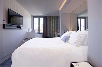 Standard Room, 1 Queen Bed (Extra Small)