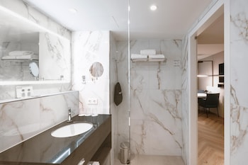 Deluxe Room, 3 Twin Beds