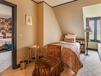 Family Room, Multiple Beds (Estate view, Attic area)
