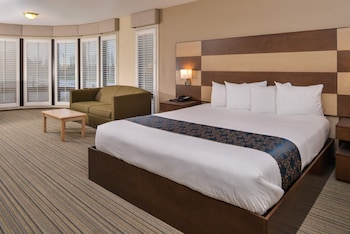 Suite, 1 King Bed, Non Smoking