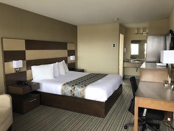 Deluxe Room, 1 King Bed, Non Smoking, Jetted Tub