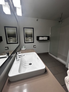 Suite, 1 King Bed with Sofa bed, Non Smoking