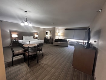 Suite, 1 King Bed, Non Smoking, Jetted Tub