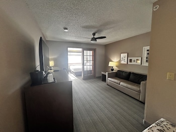 Suite, 1 King Bed with Sofa bed, Non Smoking