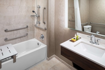 Room, 1 King Bed, Accessible, Bathtub (Mobility)
