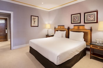 Premium Room, Terrace (Patio de La Reina View)