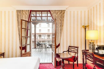 Premium Room, Terrace (Patio de La Reina View)