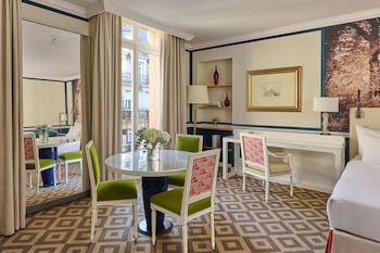 Deluxe Suite