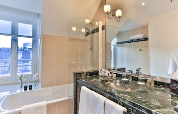Executive Suite (CHAMPS ELYSEES VIEW)