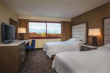 Suite, 2 Double Beds, Accessible, Bathtub