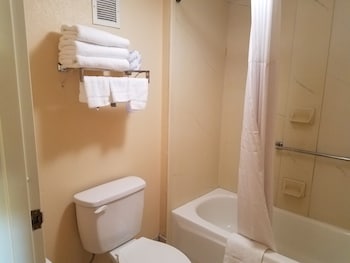 Standard Room, 2 Queen Beds, Non Smoking