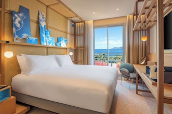 Premium Room, 1 King Bed, Sea View