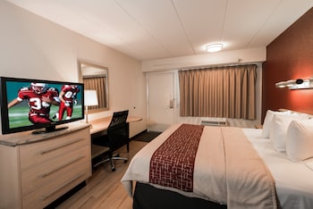 Deluxe Room, 1 King Bed, Accessible (Smoke Free)
