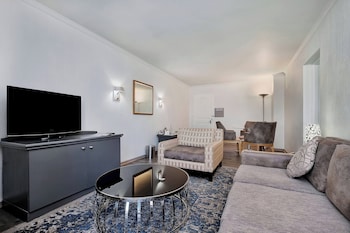 Suite, 1 Bedroom, Garden View