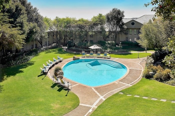 Suite, 1 Bedroom, Garden View