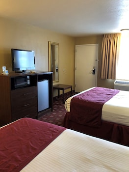 Standard Room, 2 Queen Beds, Non Smoking