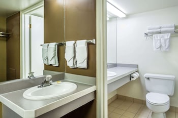 Standard Room, 2 Queen Beds, Non Smoking