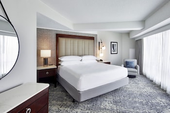 Suite, 1 King Bed with Sofa bed (Mobility Accessible, Roll-In Shower)