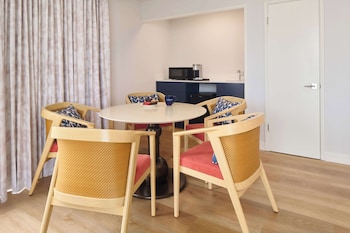 Suite, 2 Bedrooms, Partial Ocean View (1 Bath)