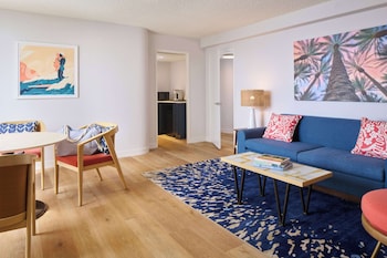 Suite, 1 King Bed with Sofa bed, Partial Ocean View (1 King Bed)