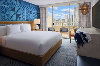 Suite, 1 King Bed with Sofa bed, Partial Ocean View (1 King Bed)