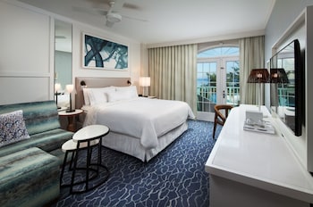 Room, 1 King Bed with Sofa bed, Partial Ocean View