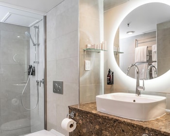 Deluxe Room, 1 King Bed, Club Lounge Access