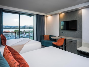 Superior Room, 2 Queen Beds, Balcony (Lakefacing)