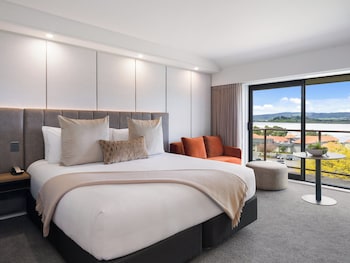 Club Room, 1 King Bed, Club Lounge Access