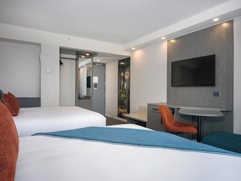 Superior Room, 2 Queen Beds, Balcony (Lakefacing)