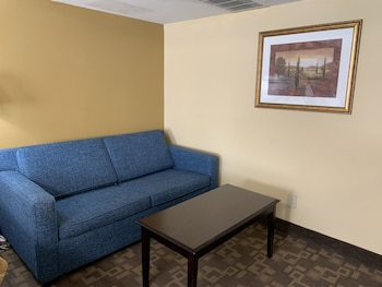 Suite, 1 King Bed with Sofa bed, Non Smoking
