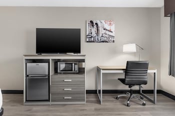 Standard Room, 1 King Bed, Non Smoking, Refrigerator & Microwave