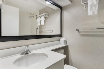 Executive Studio, 1 King Bed, Non Smoking, Refrigerator & Microwave