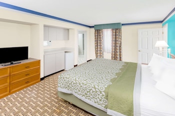 Suite, 1 King Bed, Non Smoking (One-Bedroom)