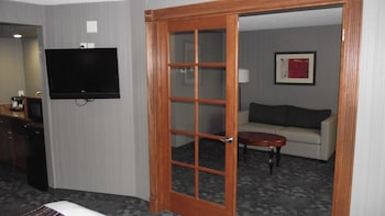 Suite, 1 King Bed, Non Smoking