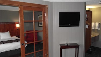 Suite, 1 King Bed, Non Smoking
