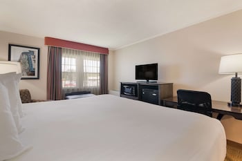 Standard Room, 1 King Bed, Accessible, Non Smoking