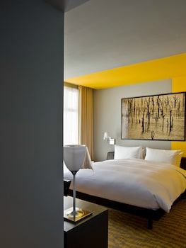 Classic Room, 1 King Bed, Balcony