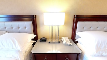 Room, 2 Double Beds (Hearing Accessible)