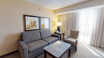 Club Suite, 1 King Bed with Sofa bed (Mobility/Hearing Accessible, Tub)