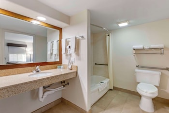 Standard Room, 1 Queen Bed, Accessible, Bathtub