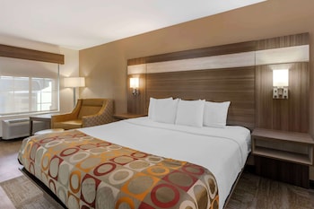Standard Room, 1 King Bed, Non Smoking, Refrigerator & Microwave