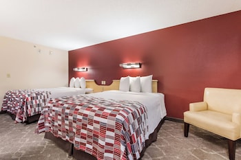 Standard Room, 2 Queen Beds (Smoke Free)