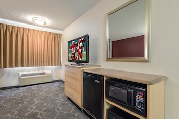 Suite, 1 King Bed with Sofa bed (Smoke Free)