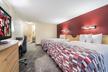 Standard Room, 2 Queen Beds (Smoke Free)