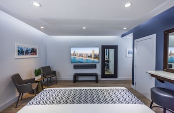 Deluxe King Room